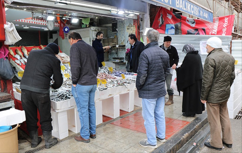 Tezgahların en pahalısı kalkan, en ucuzu ise mezgit