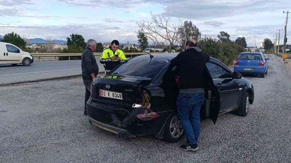Antalya'da trafiği yavaşlatan kaza başka kazaya davetiye çıkardı: 1 yaralı