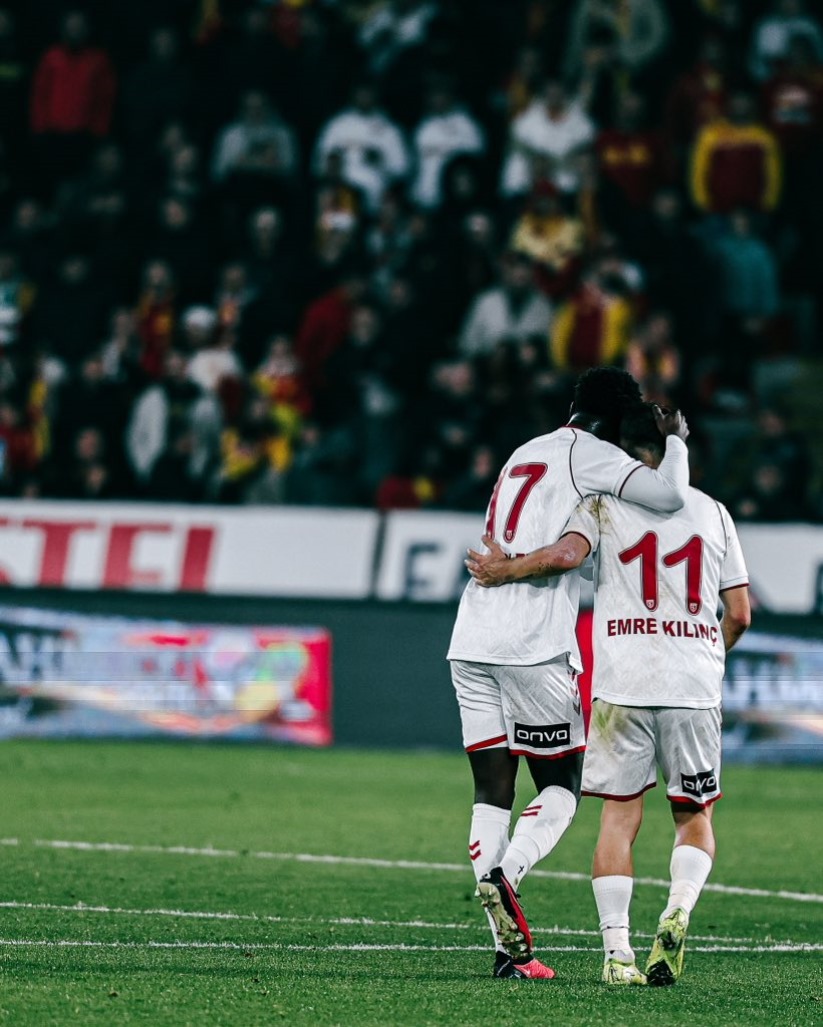 Ntcham Da İzmir'deydi 