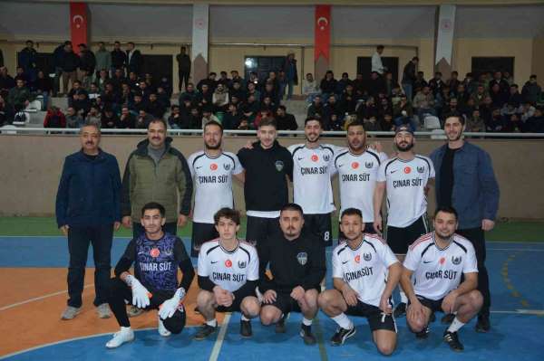 Demirci'de futsal turnuvası