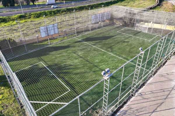 Çeştepe'deki halı saha yeniden hizmete açıldı