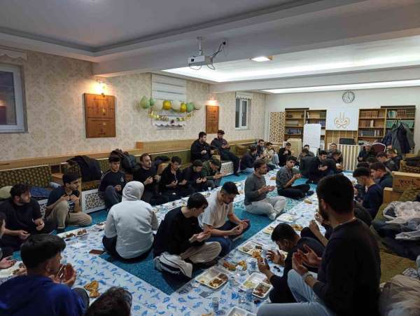 Emirdağ'da üniversiteli öğrencileri iftar programında buluştular