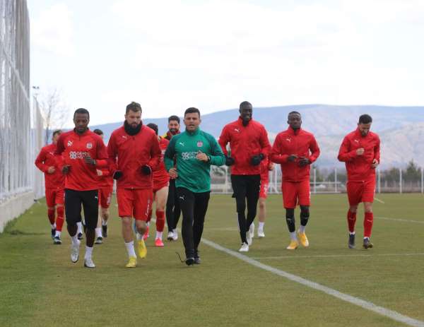 Sivasspor ara vermedi