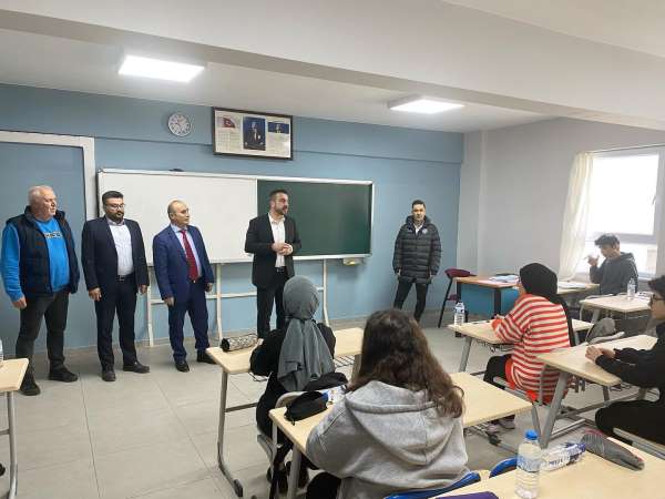Kestel Belediyesi'nden lise ve üniversite adaylarına deneme sınavı