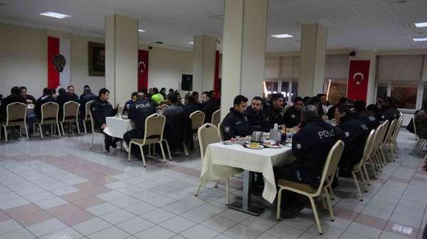 Polis ekipleri sahur sofrasında bir araya geldi