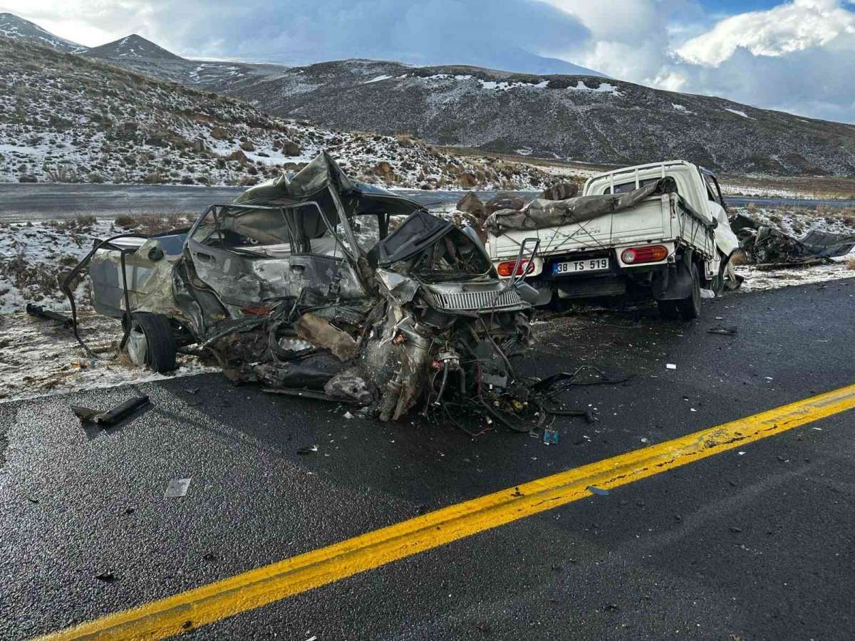 Kayseri'de feci kaza: 1 ölü, 1 yaralı