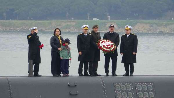 'TCG Dumlupınar' denizaltısında şehit olan 81 denizci için anma töreni düzenlendi