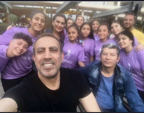 Haluk Levent, tarladan şampiyonluğa uzanan futbolcu kızlarla bir araya geldi - Adana haber