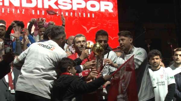 Pendikspor, şampiyonluğu coşkuyla kutladı - İstanbul haber