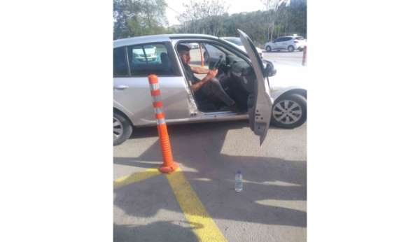 Eyüpsultan'da yol verme kavgası kamerada: Taksiciyle arkadaşları, sürücü adayı ve hocasını tekme tokat dövdü