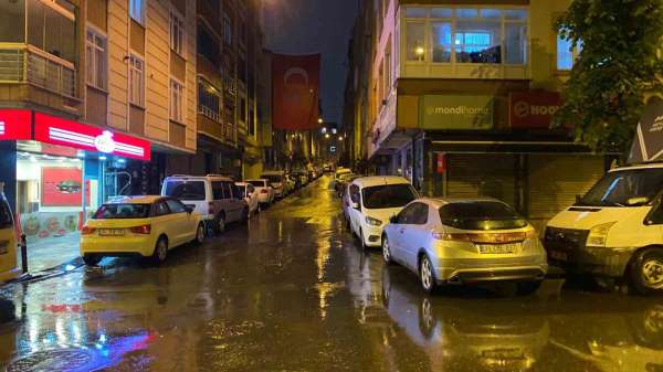 Esenler'de cadde ortasında tekme tokat kavga: 1 yaralı