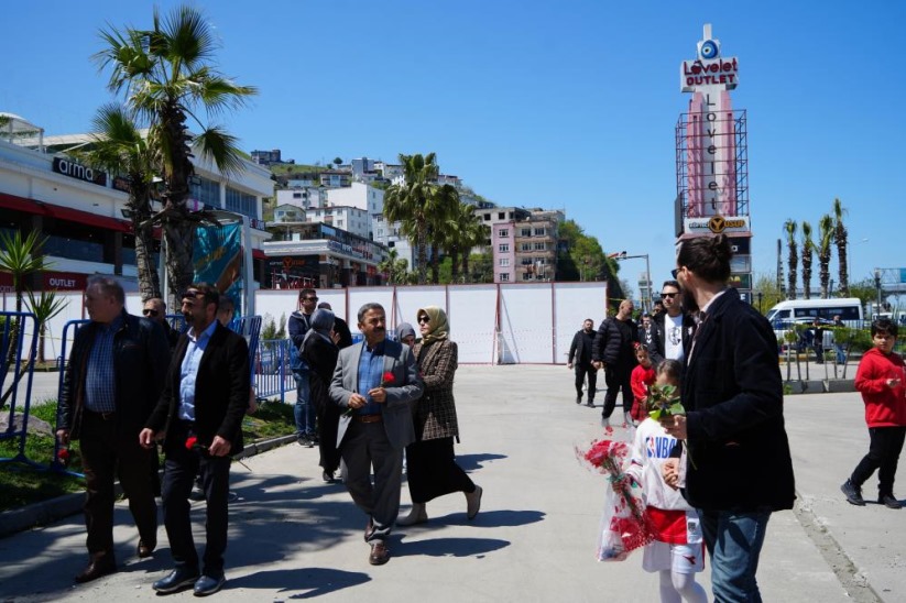 Samsun'da heyelanda hayatını kaybeden aile anıldı