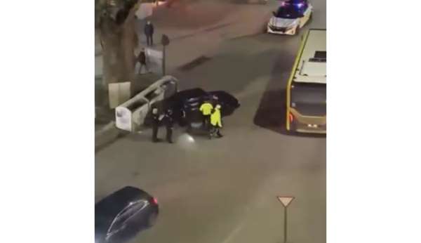 Kaza yapan alkollü sürücü kendini araca kilitledi