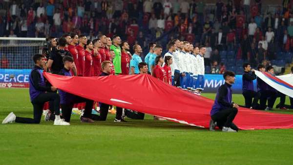 A Milli Futbol Takımı'nda 3 değişiklik - İstanbul haber