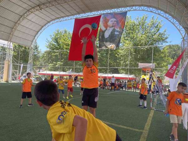 Osmaniye'de 'Havalı Hentbol Fıstıkları' turnuvası düzenlendi