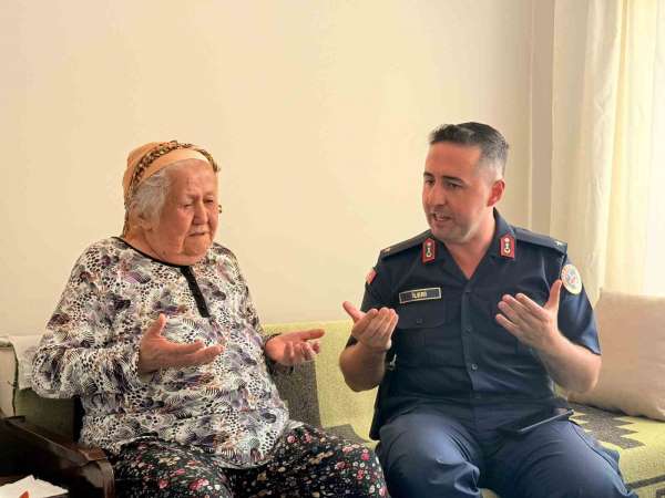 Polatlı Jandarma Karakol Komutanı İleri'den şehit ailesine ziyaret