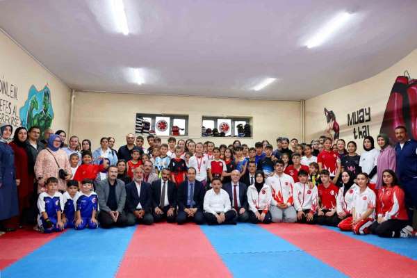 Vali Çiçek'ten Erva Sağlık Spor Kulübü'ne ziyaret