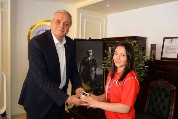 Başkan Bakkalcıoğlu, Bilecik'in gururu sporcu Başak Duman'ı ağırladı