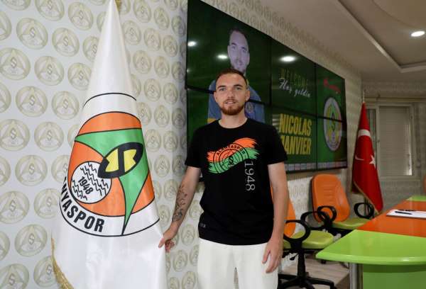 Orta saha oyuncusu Nicolas Janvier Alanyaspor'da