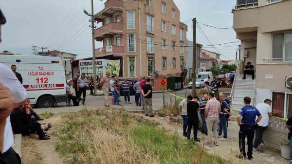 Çanakkale'de cinnet getiren baba, eşini ve çocuğunu pompalı tüfekle öldürdü, intihar etti