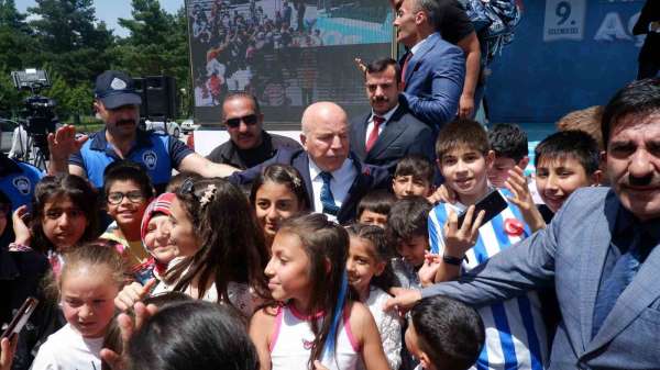 Çocuklar Erzurum'da yaz okuluna koştu