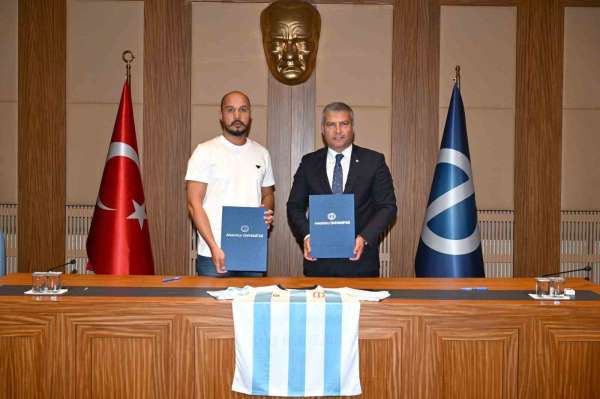 Anadolu Üniversitesi Spor Kulübü Futbol Şubesi Eskişehir Anadolu Spor Faaliyetler A.Ş.'ye devredildi