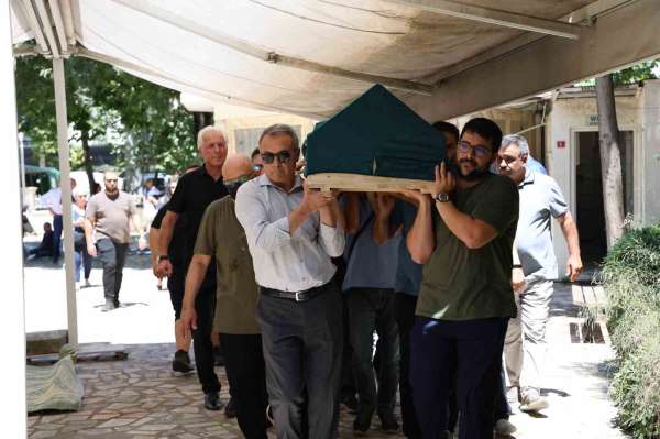 Rize'de meydana gelen uçak kazasında hayatını kaybeden pilot son yolculuğuna uğurlandı