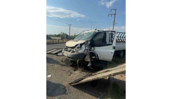 Iğdır-Doğubayazıt karayolunda trafik kazası: 3 yaralı