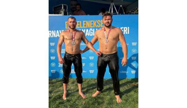 Büyükşehir'in sporcuları güreş ve bisiklette kürsüde yer aldı