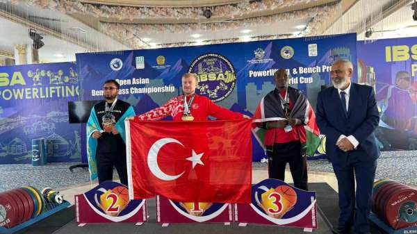 Görme Engelli Dünya Şampiyonu Çevik: 'İstiklal Marşı'nı okutmak büyük hedeflerimdendi'