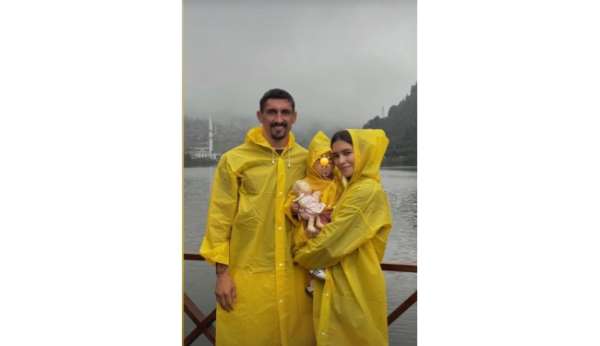 Trabzonspor'un yıldız oyuncusu Savic, Uzungöl'ü ziyaret etti