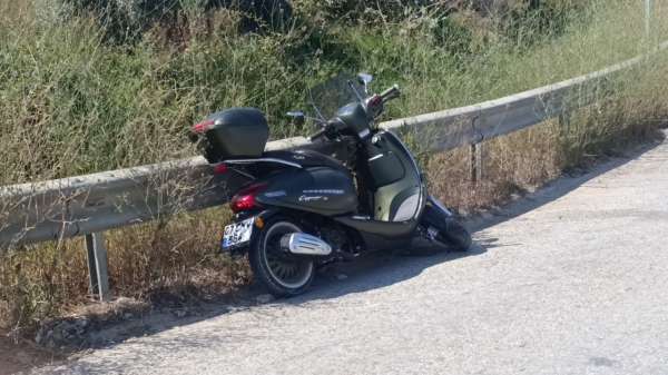 Hafif ticari araç ile motosikletin çarpıştığı kazada 1 kişi yaralandı