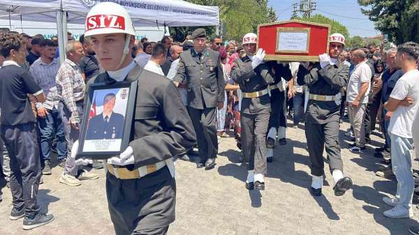 Trafik kazasında vefat eden uzman çavuş toprağa verildi