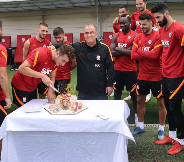 Galatasaray'da Fatih Terim'in doğum günü kutlandı