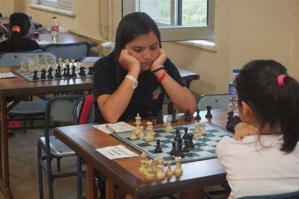 Afyonkarahisar'da satranç turnuvası tamamlandı