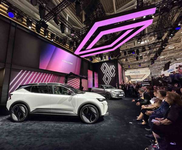 Renault Münih IAA Mobility 2023'te yeni modelleriyle yer ald