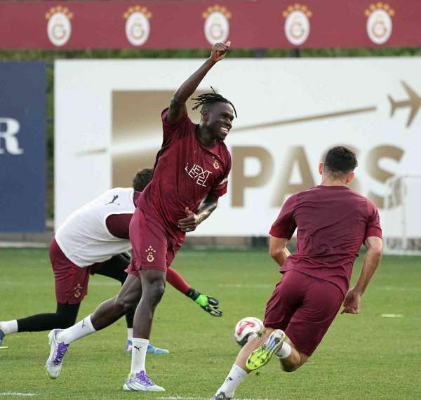 İlkay Gündoğan, Galatasaray ile ilk antrenmanına çıktı