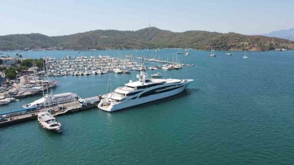 Kazak iş adamının mega yatı Fethiye'de