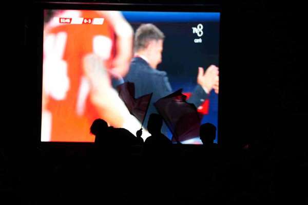 Kırıkkaleliler, A Milli Takım'ın galibiyet sevincini meydanda yaşadı