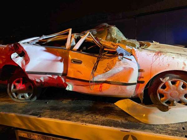 Osmaniye'de otomobil direğe çarptı: Kazada genç sürücü hayatını kaybetti