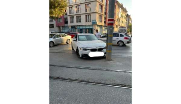 Trafik kazası tramvay seferlerini aksattı