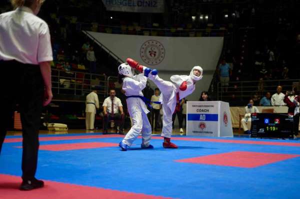 Samsun'da Karadeniz ve Hazar Ülkeleri Karate Şampiyonası başladı