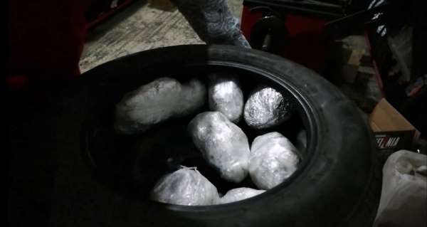 Lastikte zulalanan 1,5 kilo skunk maddesi ele geçirildi 