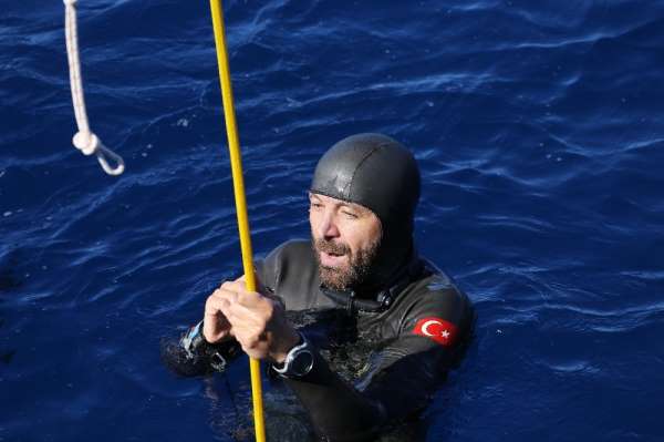 Serbest Dalış Şampiyonası'nda Rüstem Derin'den Türkiye rekoru
