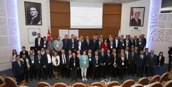 Âşıklık geleneğinin güncel durumu Atatürk Üniversitesi'nde konuşuldu