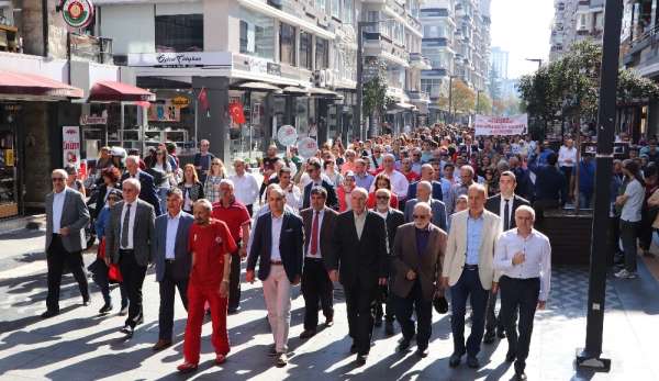 Yüzlerce kişi sağlık ve spor için yürüdü