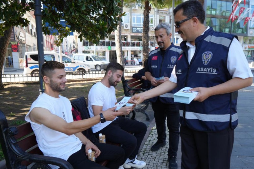 Samsun'da polisten vatandaşlara 'yasa dışı bahis' ve 'dolandırıcılık' bilgilendirmesi