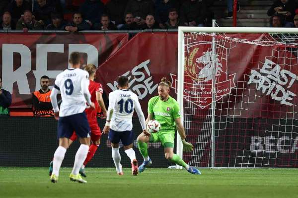 Fenerbahçe, Twente deplasmanında 1 puan aldı