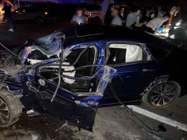 Amasya'da otomobil ile tır çarpıştı: 1'i ağır 5 yaralı