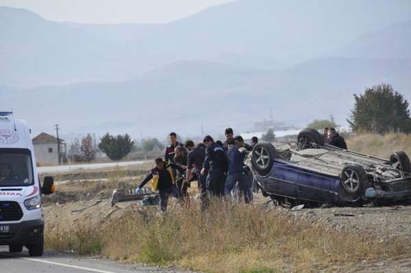 Afyonkarahisar'da feci kaza: 3'ü ağır 5 yaralı 
